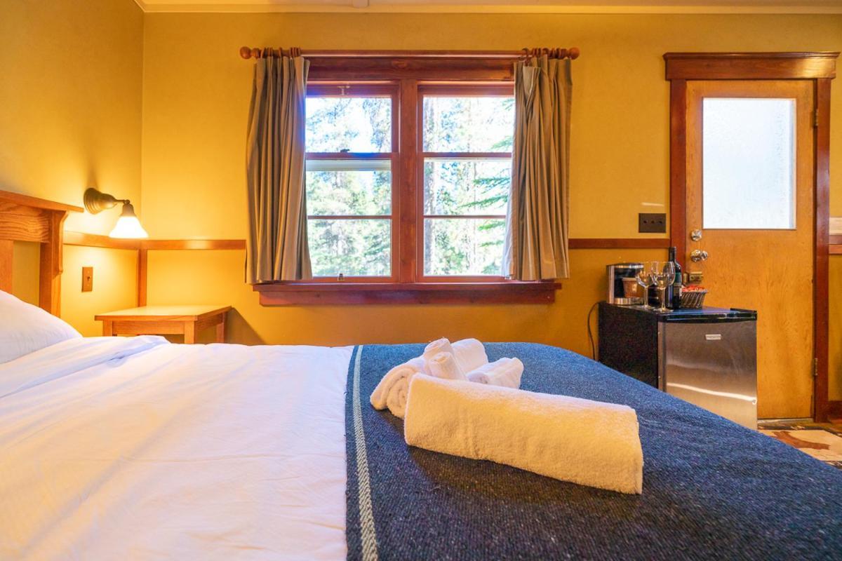 Johnston Canyon & Chalet *
