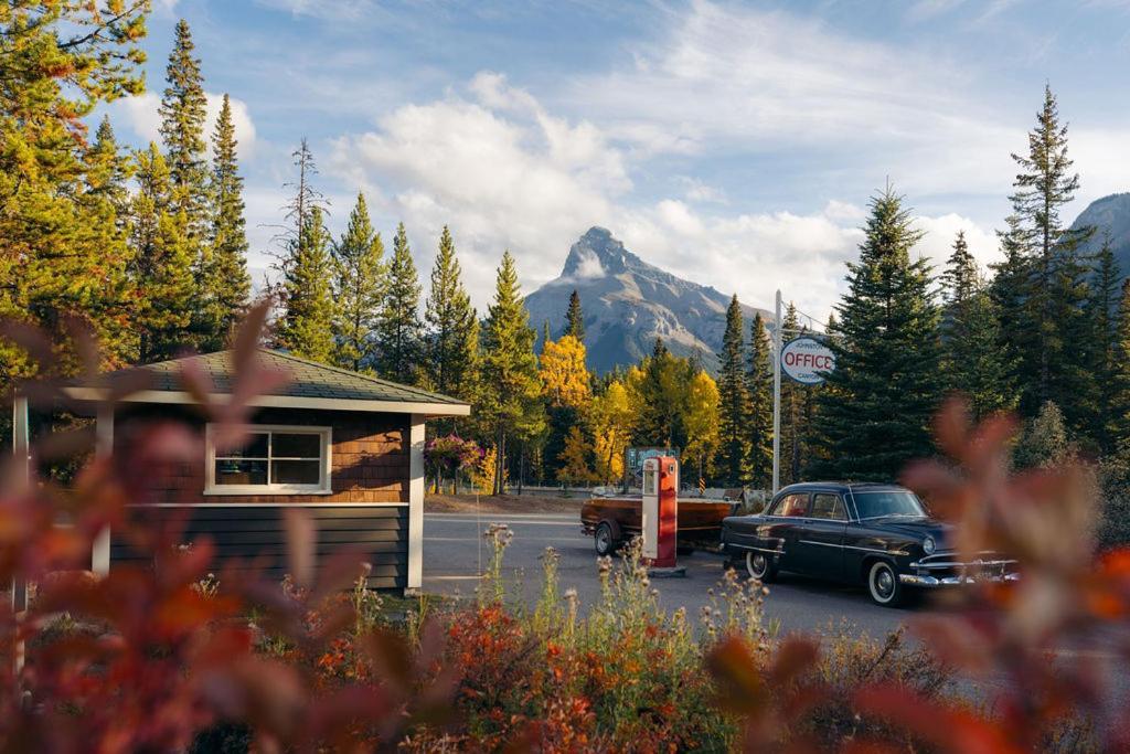 Chalet Johnston Canyon &